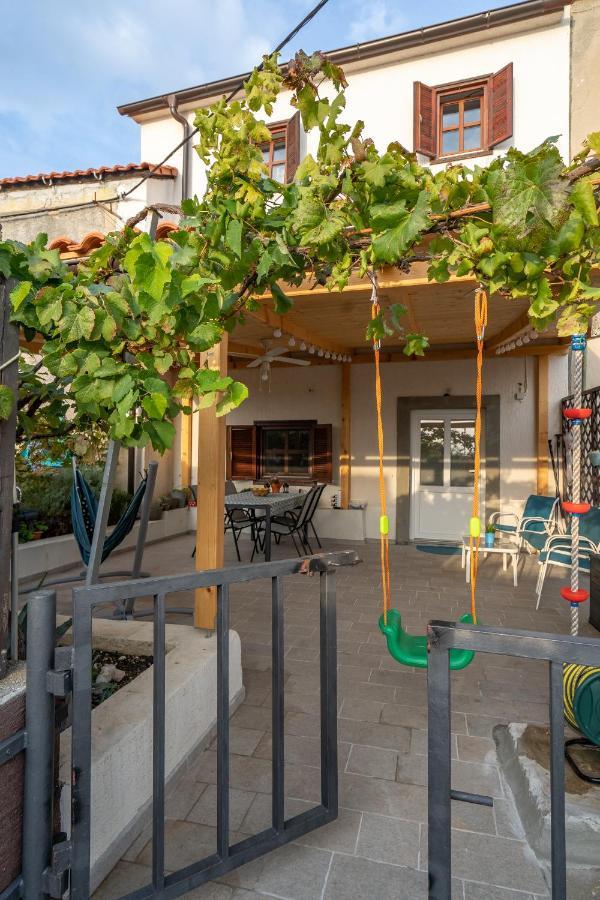 Holiday House Nova Stara Baška Eksteriør bilde